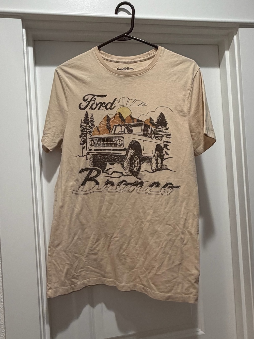 Ford Bronco Graphic Tee in Beige with Black and Brown Print | M